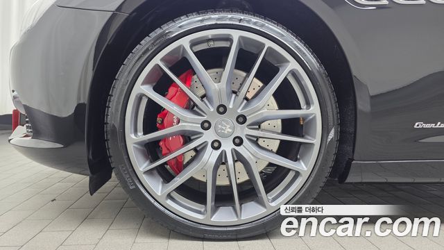 Maserati Quattroporte 2018 — photo 5