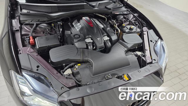 Maserati Quattroporte 2018 — photo 6
