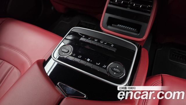 Maserati Quattroporte 2018 — photo 17
