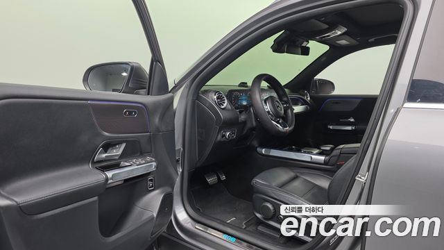 Mercedes-Benz EQB 2022 — photo 13