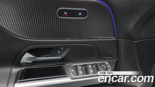 Mercedes-Benz EQB 2022 — photo 17