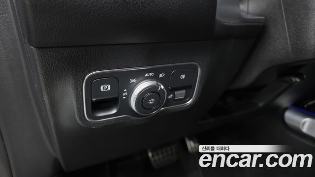 Mercedes-Benz EQB 2022 — photo 18
