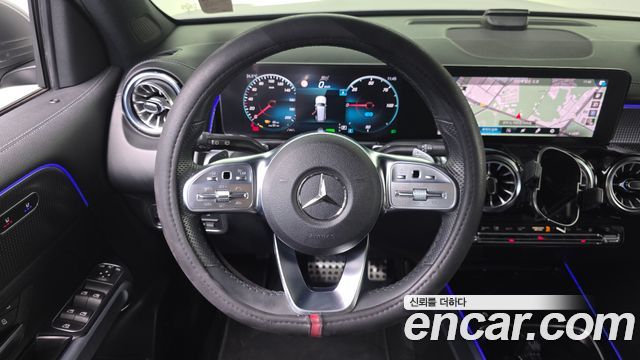 Mercedes-Benz EQB 2022 — photo 19