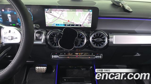 Mercedes-Benz EQB 2022 — photo 20