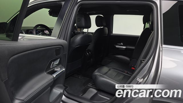 Mercedes-Benz EQB 2022 — photo 23