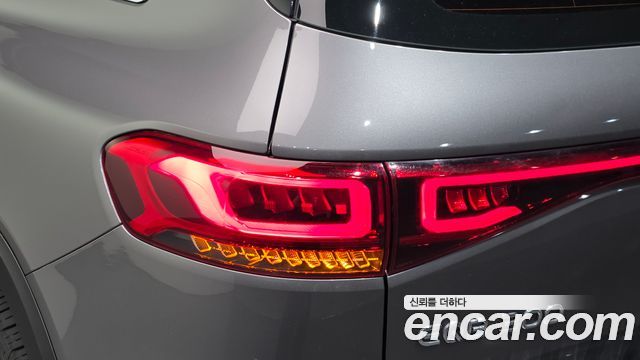 Mercedes-Benz EQB 2022 — photo 9