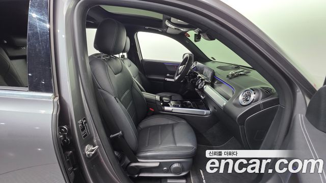 Mercedes-Benz EQB 2022 — photo 16