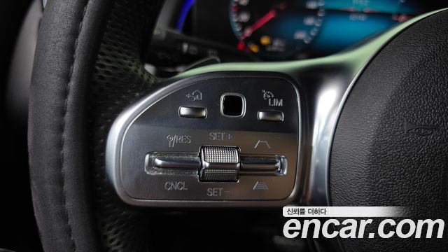 Mercedes-Benz EQB 2022 — photo 29