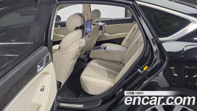 Hyundai Genesis 2016 — photo 17