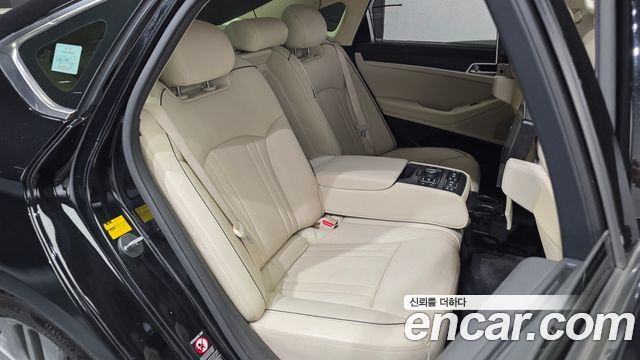 Hyundai Genesis 2016 — photo 18