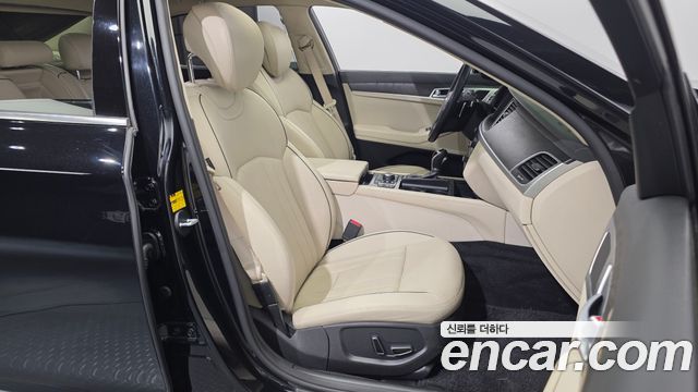 Hyundai Genesis 2016 — photo 16