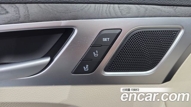 Hyundai Genesis 2016 — photo 33
