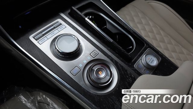 Genesis GV80 2023 — photo 12