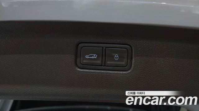 Genesis GV80 2023 — photo 32