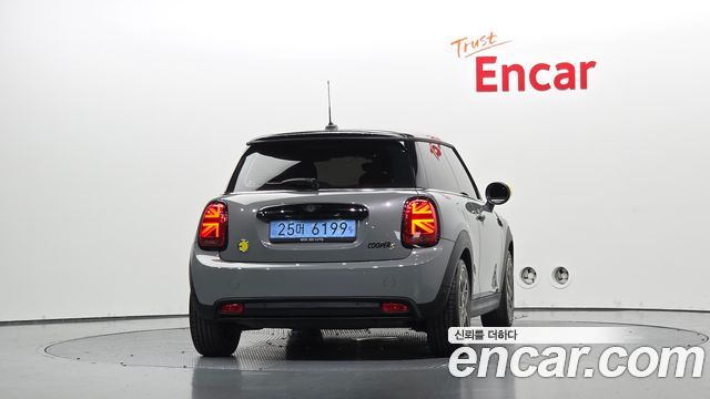 Mini Cooper 2022 — photo 4