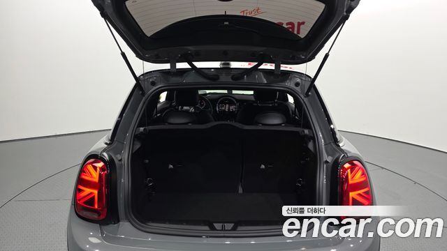Mini Cooper 2022 — photo 26