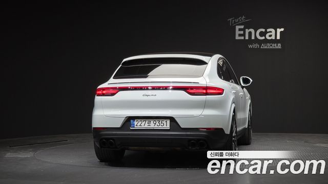 Porsche Cayenne 2023 — photo 4