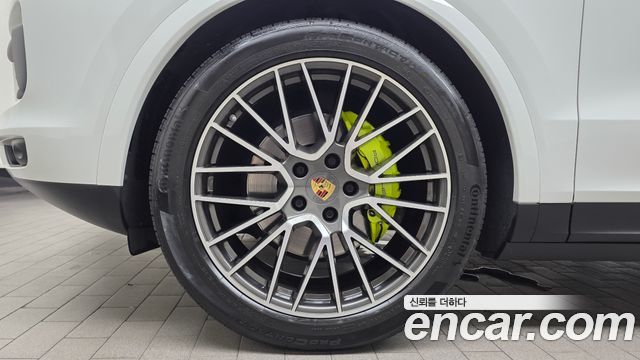 Porsche Cayenne 2023 — photo 5