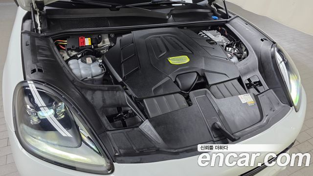 Porsche Cayenne 2023 — photo 6