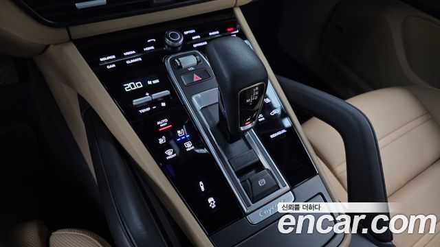 Porsche Cayenne 2023 — photo 12