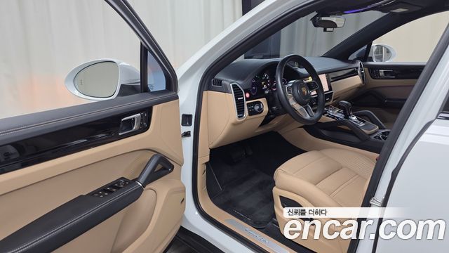 Porsche Cayenne 2023 — photo 13