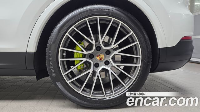 Porsche Cayenne 2023 — photo 7