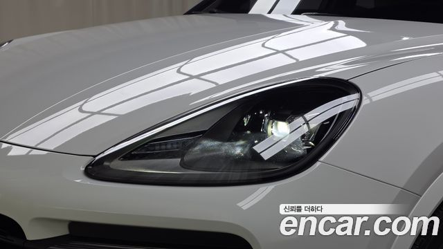 Porsche Cayenne 2023 — photo 8