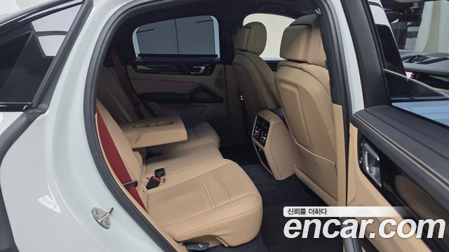 Porsche Cayenne 2023 — photo 16
