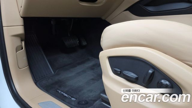 Porsche Cayenne 2023 — photo 34