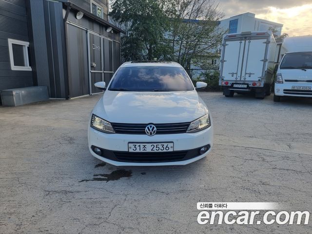 Volkswagen Jetta 2014 — photo 2