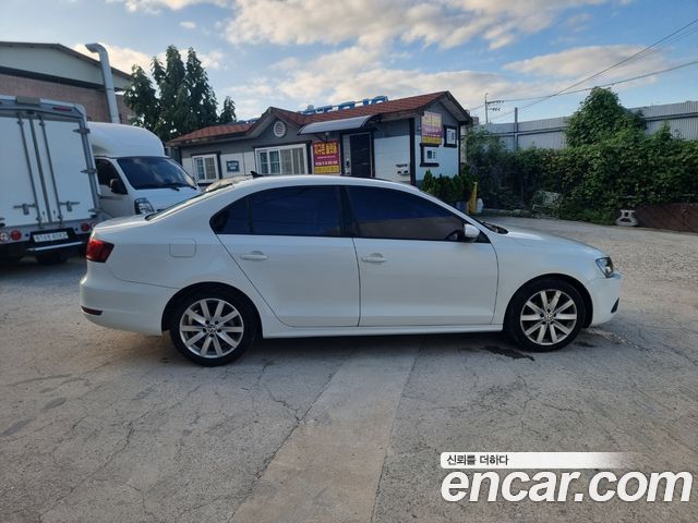 Volkswagen Jetta 2014 — photo 8