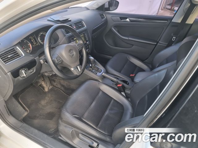 Volkswagen Jetta 2014 — photo 11