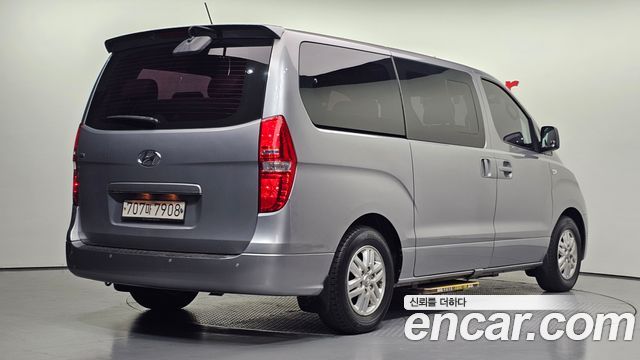 Hyundai Starex 2018 — photo 2