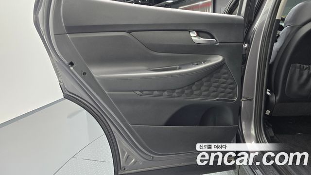 Hyundai Santafe 2022 — photo 15
