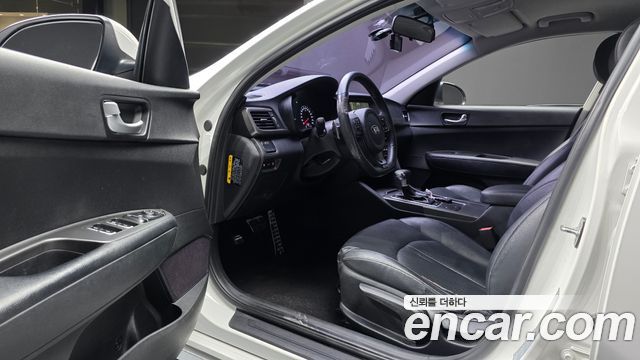 Kia K5 2018 — photo 13