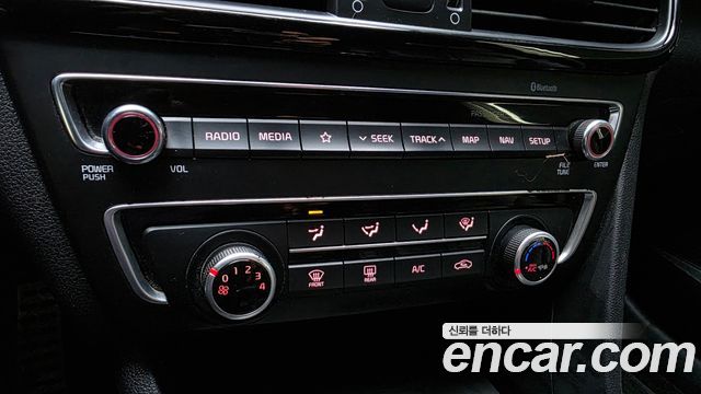 Kia K5 2018 — photo 22