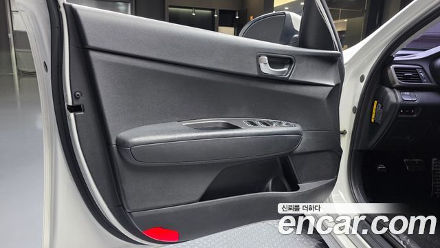 Kia K5 2018 — photo 14