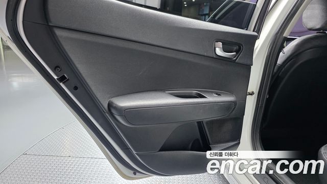 Kia K5 2018 — photo 15