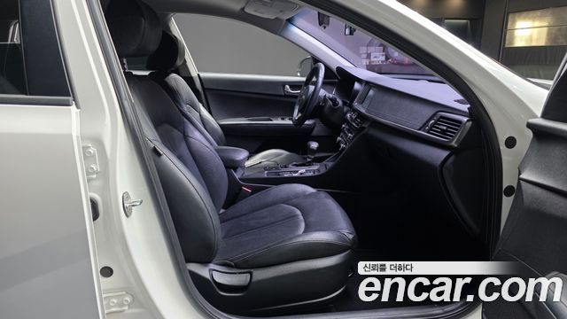 Kia K5 2018 — photo 16