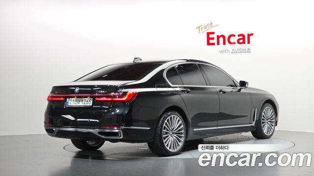 BMW 7-Series 2021 — photo 2