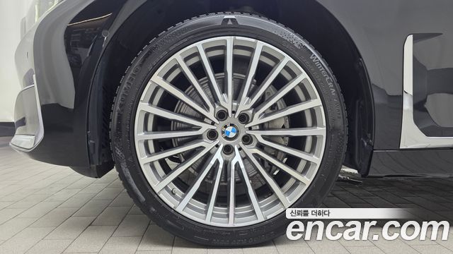 BMW 7-Series 2021 — photo 5