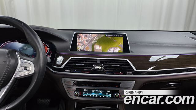 BMW 7-Series 2021 — photo 20