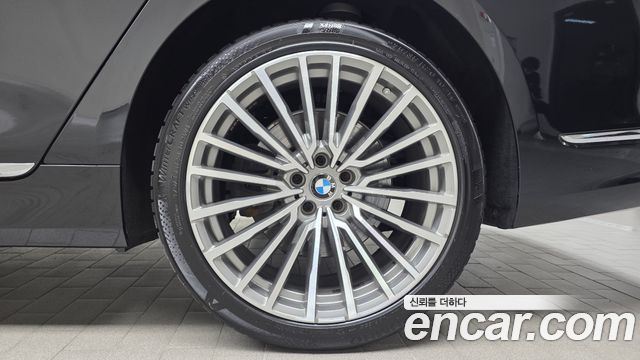 BMW 7-Series 2021 — photo 7