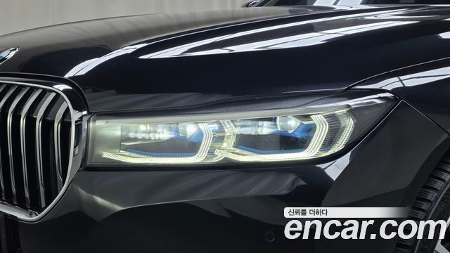 BMW 7-Series 2021 — photo 8