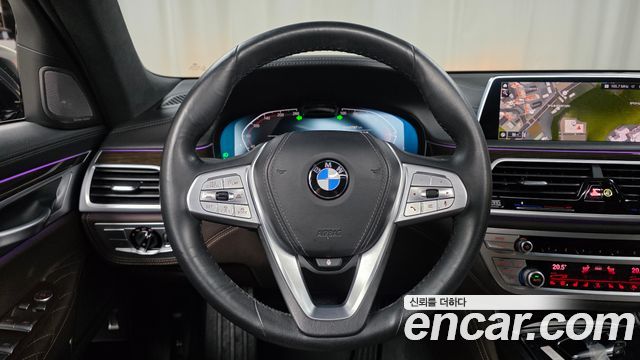 BMW 7-Series 2021 — photo 29