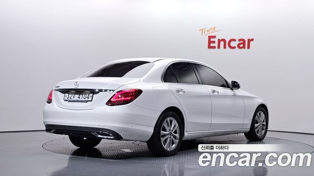 Mercedes-Benz C-Class 2019 — photo 2