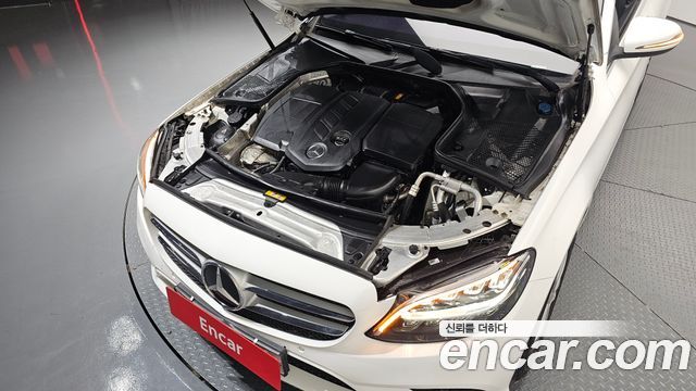 Mercedes-Benz C-Class 2019 — photo 6
