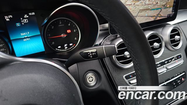 Mercedes-Benz C-Class 2019 — photo 12