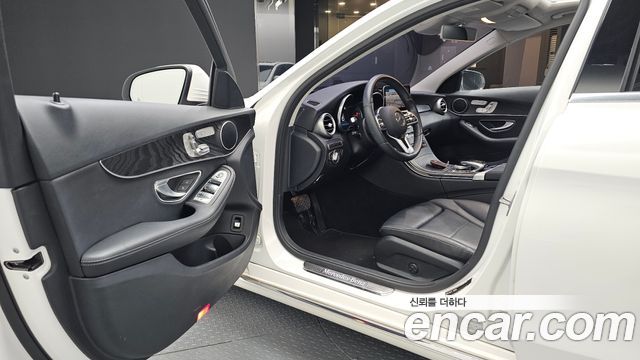 Mercedes-Benz C-Class 2019 — photo 13
