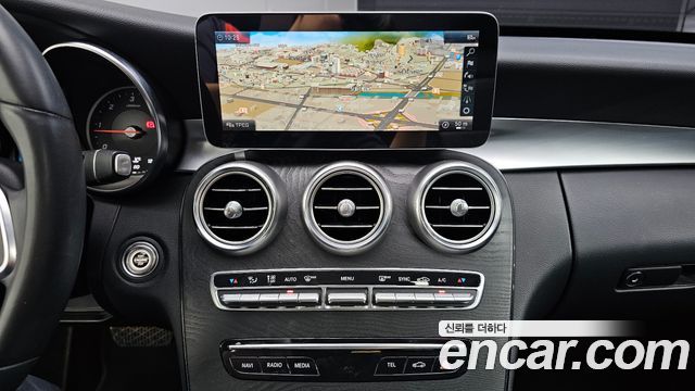 Mercedes-Benz C-Class 2019 — photo 20